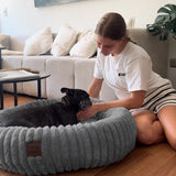 Cama tipo dona para perro | borde alto, base antideslizante